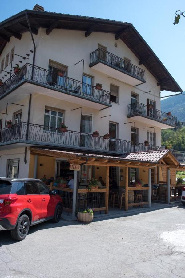 La Maison Hotel Aymavilles Eksteriør billede